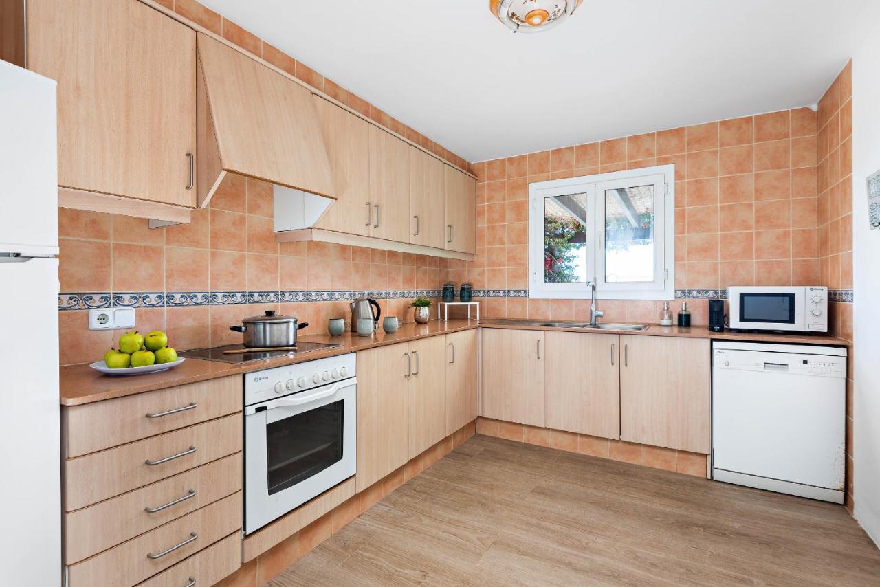 Villa Bini Uxuanne Бинибека Екстериор снимка